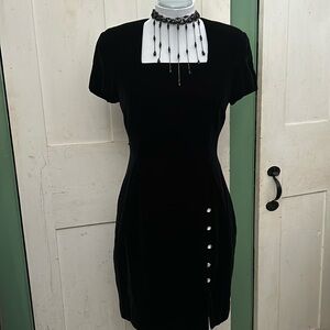 Excellent Vintage Gillian Petites Velvet Little Black Dress Retro Party Size 8